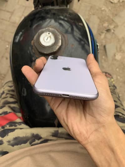 Apple iPhone 11