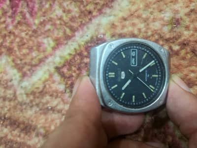 Vintage Seiko 5 Automatic Watch - Classic Style for Sale