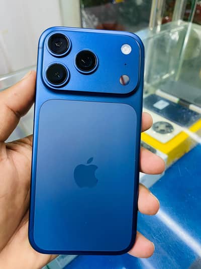 Apple iPhone 17 Pro unlocked 256Gb LLA 4 month sim time