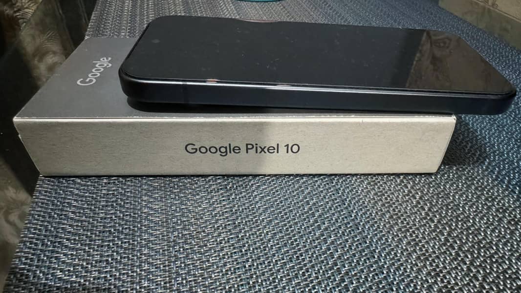 Google Pixel 10 3