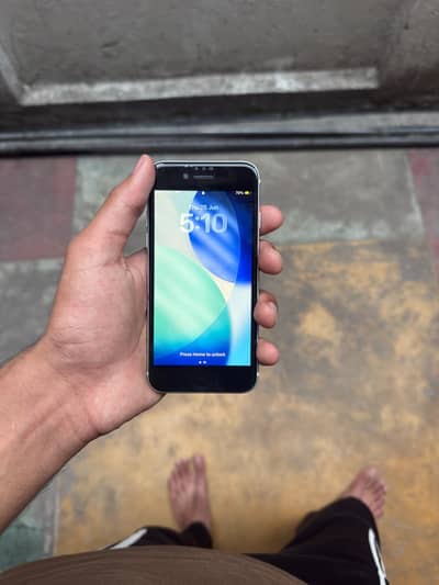 Apple iPhone SE 64 gb pta approved
