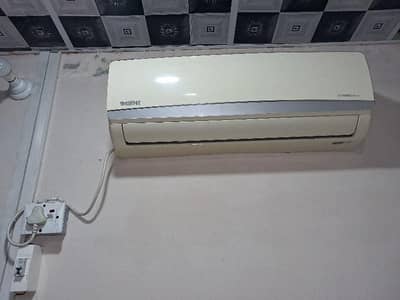 orient split ac 1 ton original condition mn hy.