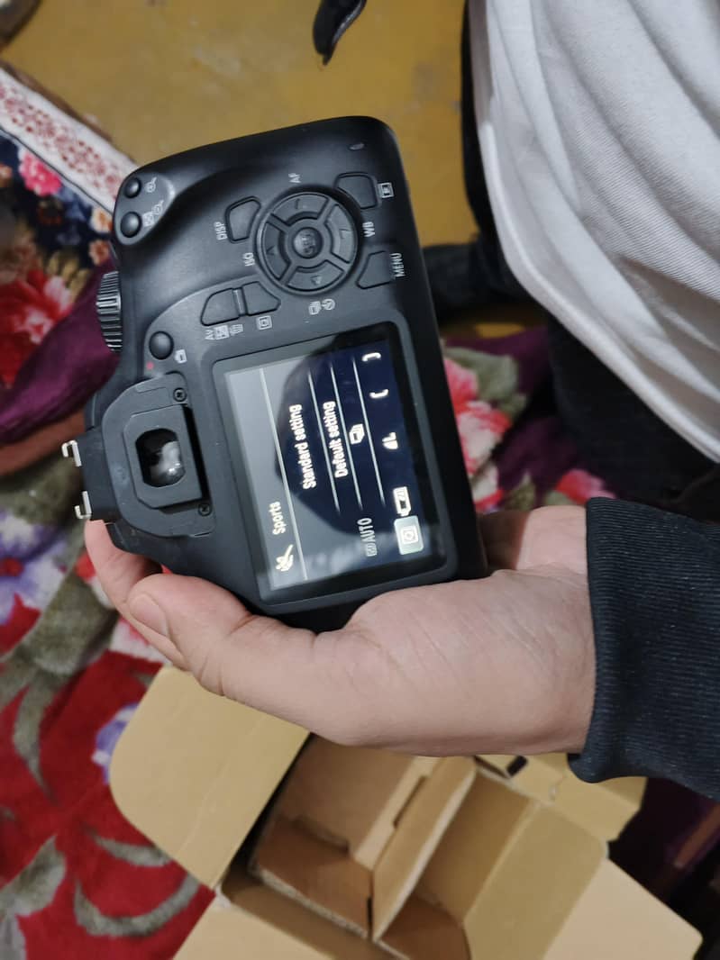 CAMERA CANON EOS 4000D 9