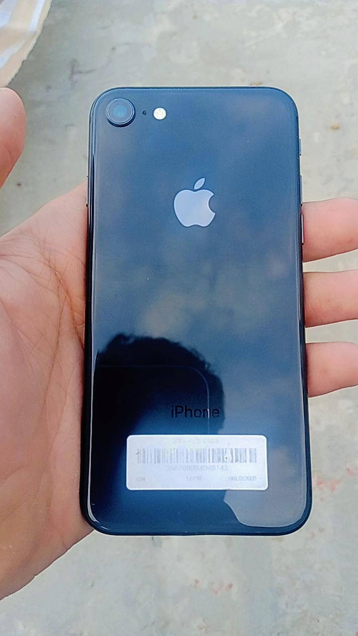 Apple iPhone 8 3