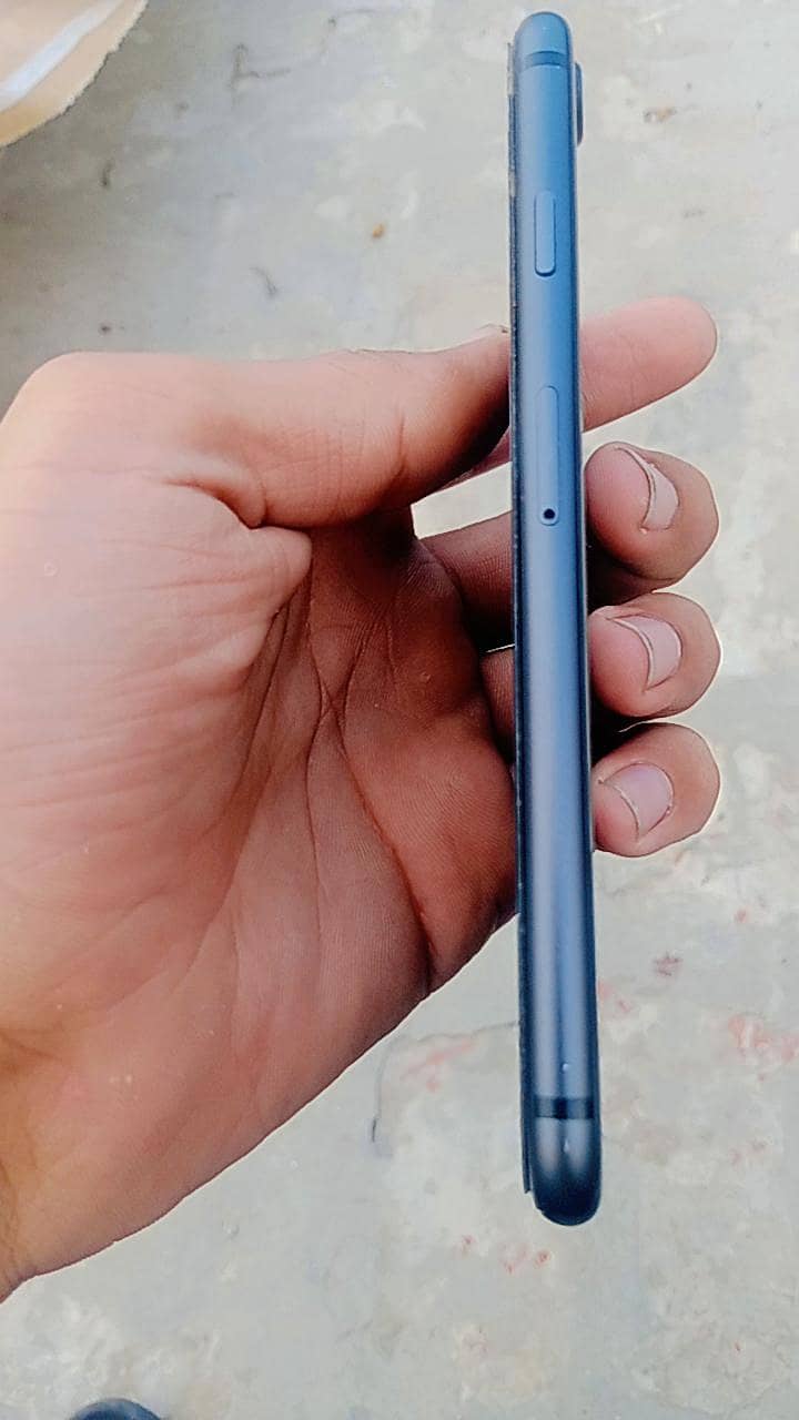 Apple iPhone 8 4