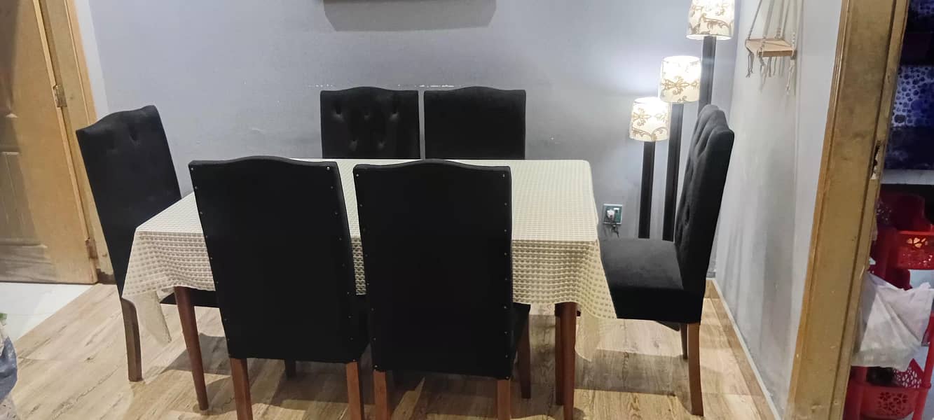 Dining table with chairs 4