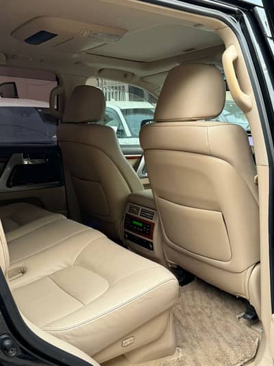 Toyota Land Cruiser 2013