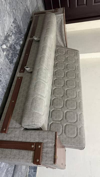 Modern 3-Seater Sofa with Wooden Frame – Excellent Condition