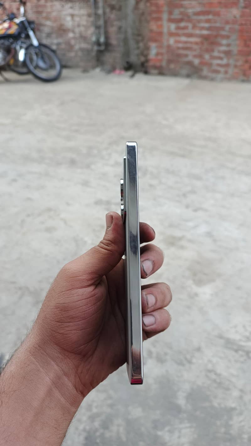 Infinix Note 40 4