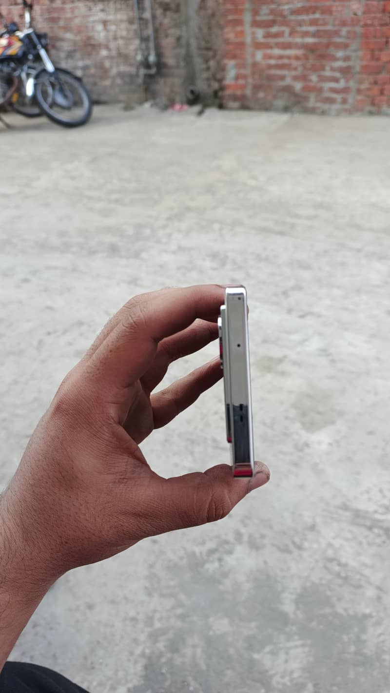Infinix Note 40 5