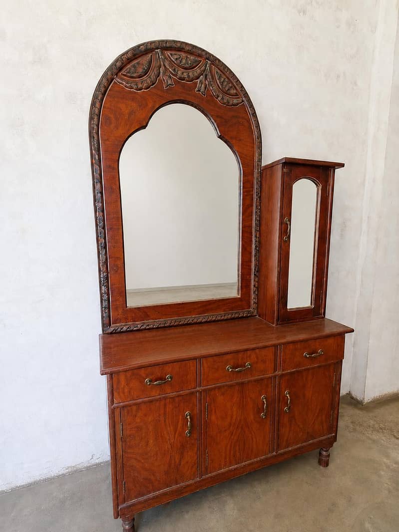 Dressing table 0