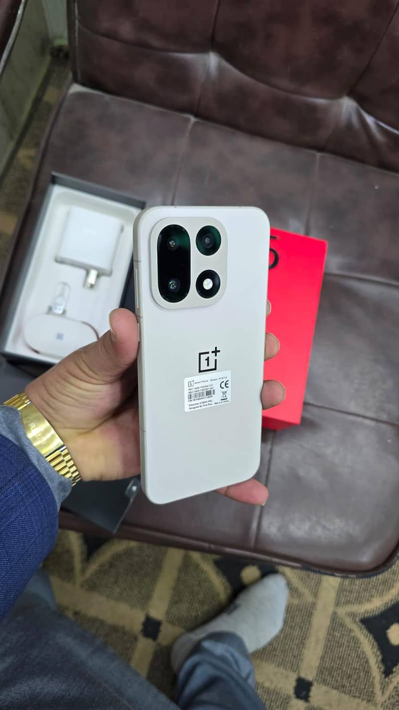 One Plus 15 1