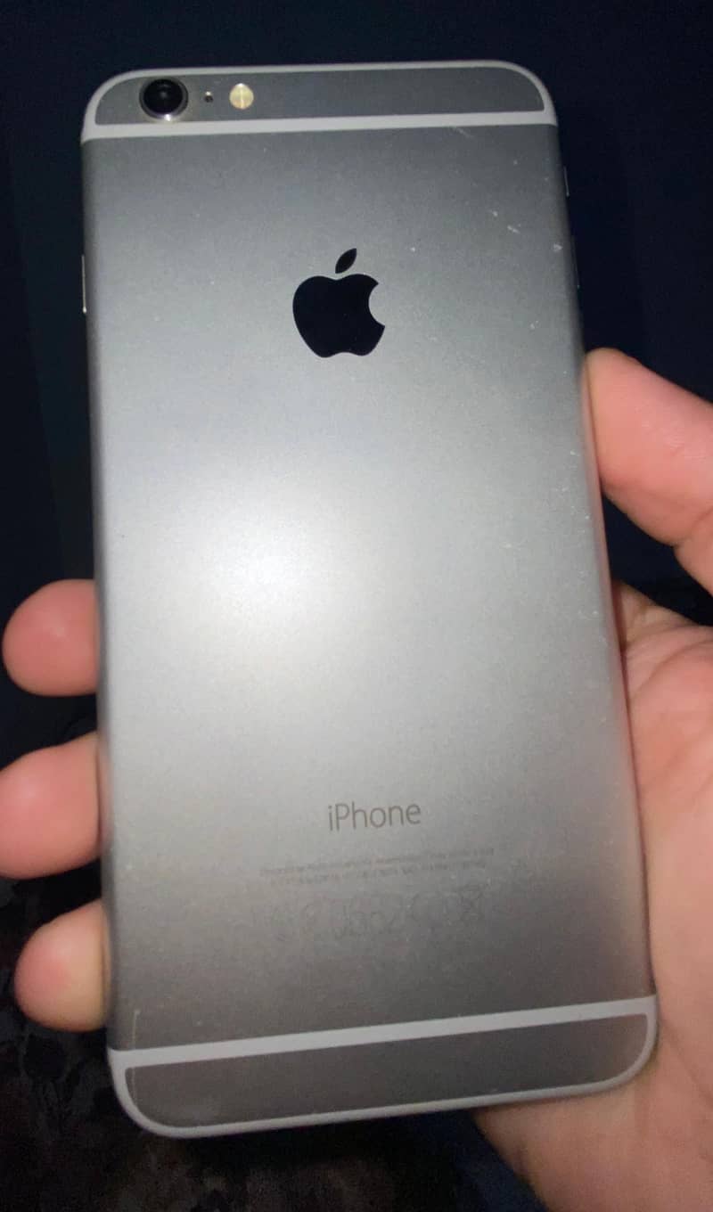 Apple iPhone 6 Plus 1
