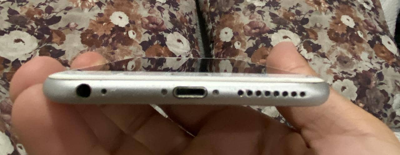 Apple iPhone 6 Plus 4