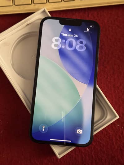Apple iPhone 13