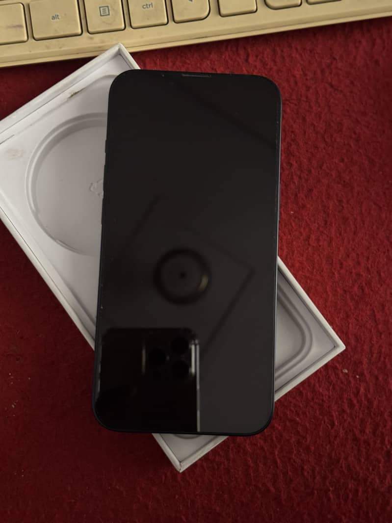 Apple iPhone 13 11