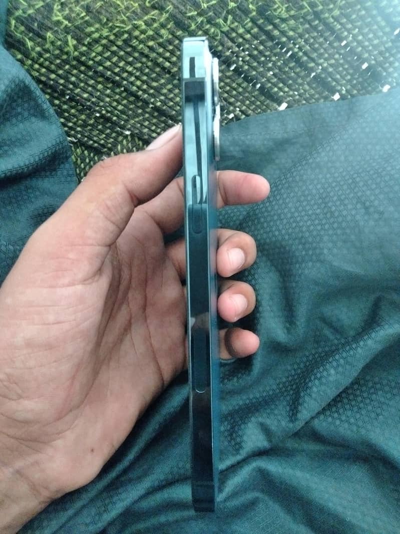 Apple iPhone 12 Pro Max 1