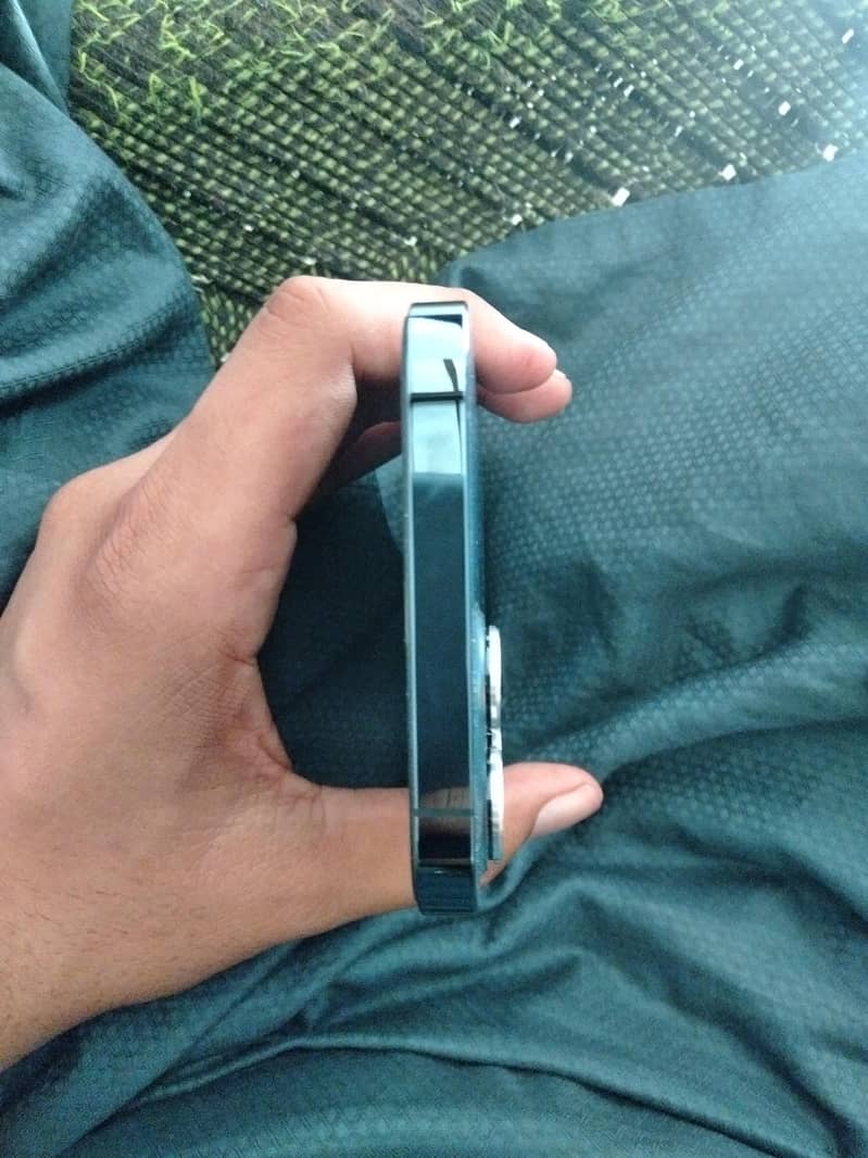 Apple iPhone 12 Pro Max 2