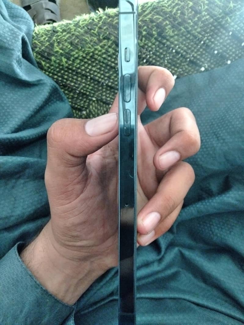 Apple iPhone 12 Pro Max 3