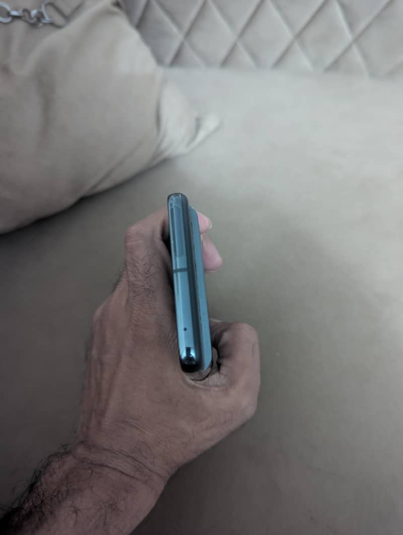 Google Pixel 8 Pro 2
