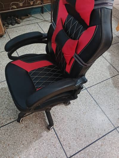 Brand New Gaming and hosting chair