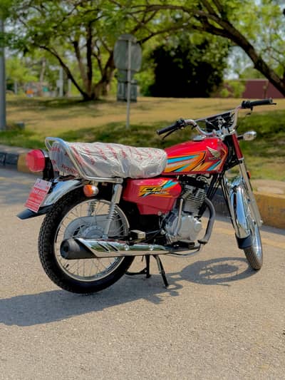 Honda CG 125 2026 model applied for just 1000KM drive almost new bike