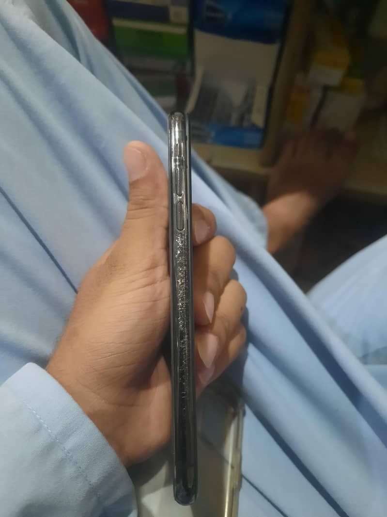 Apple iPhone X 5