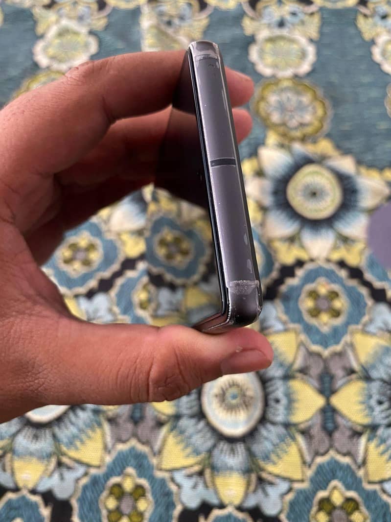 Google Pixel 7 4