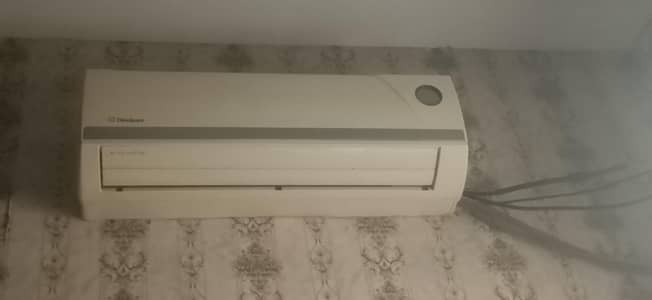 dawlance ac 1 ton neat and clean condition like new