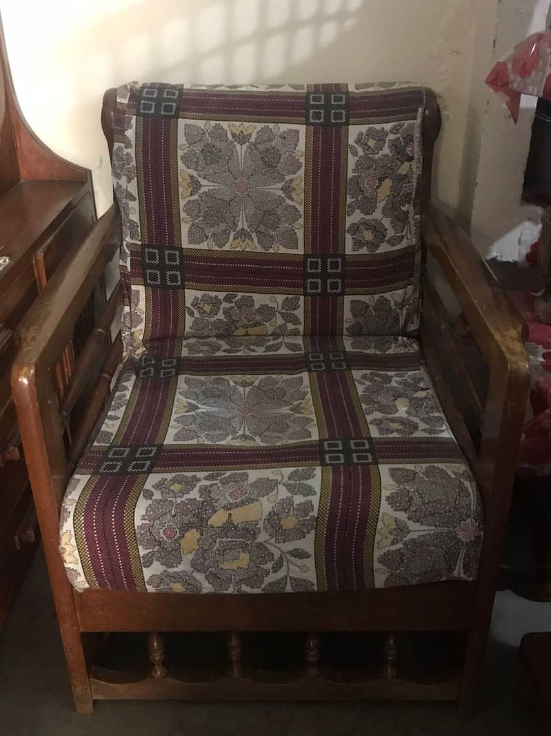 BED AND SOFA SET 7