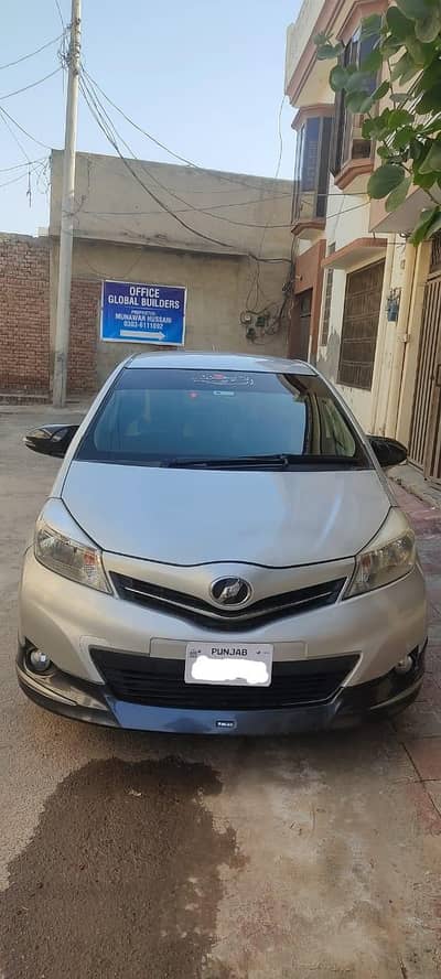 Toyota Vitz 2015