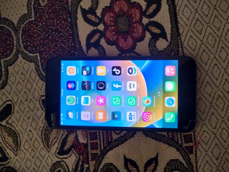 iPhone 8 Plus 2