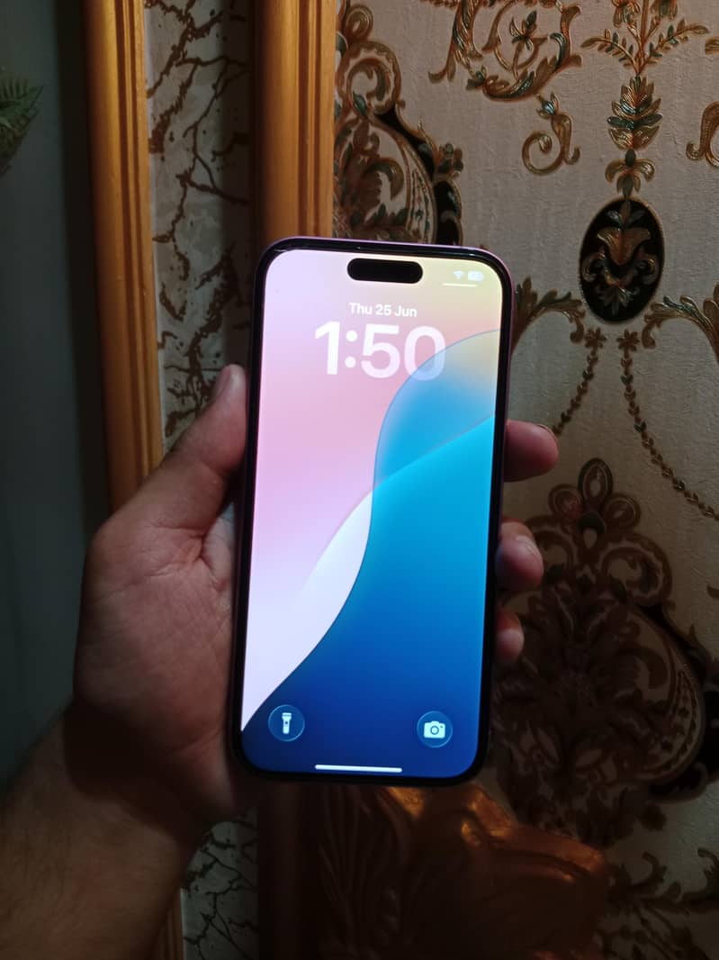 Apple iPhone 16 3