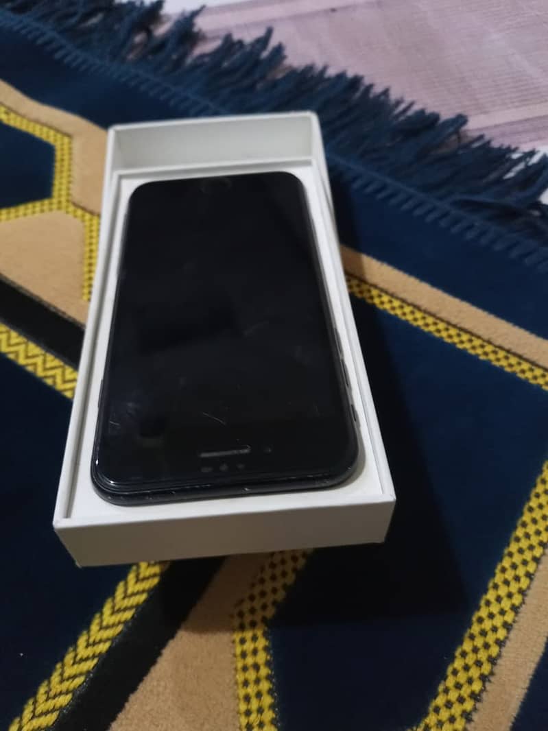 Apple iPhone SE 0