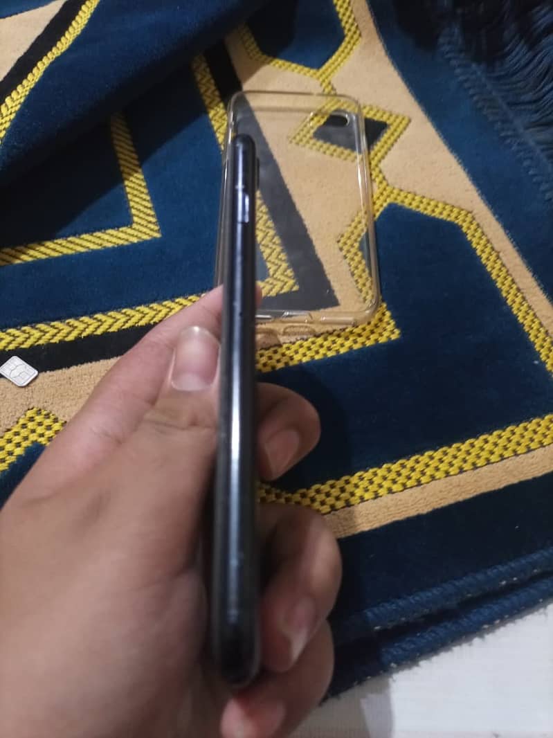 Apple iPhone SE 7