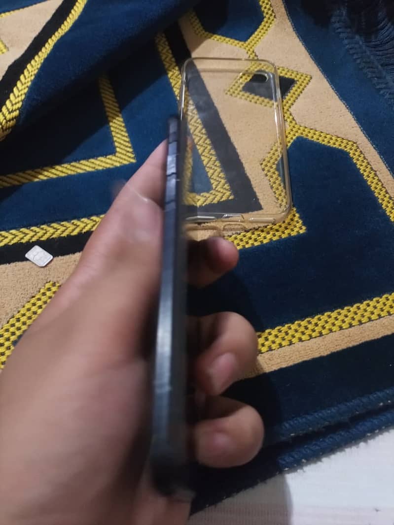 Apple iPhone SE 8