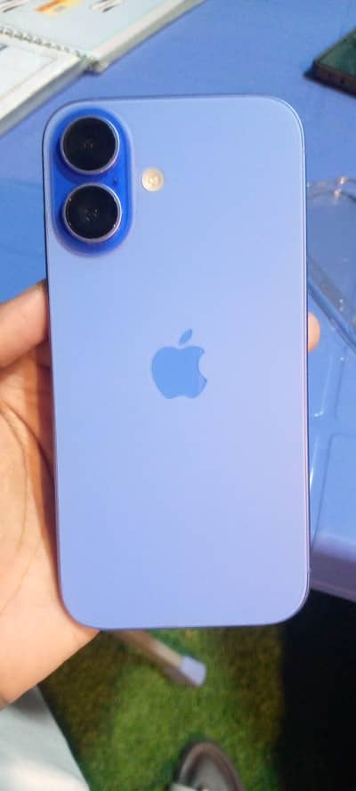 Apple iPhone 16