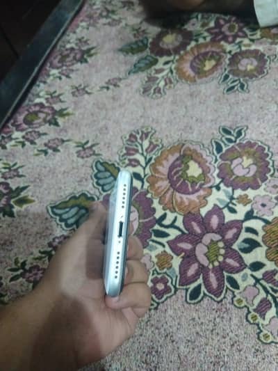 Apple iPhone SE