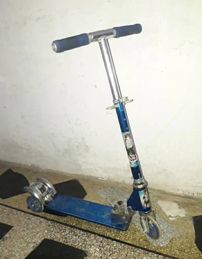 Kids scooty 3000