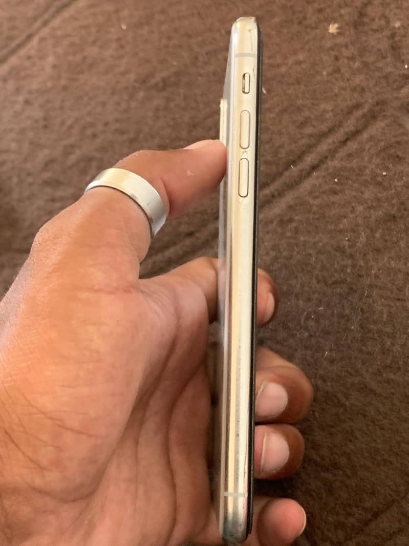 Apple iPhone X 3