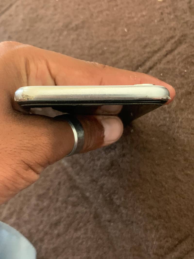 Apple iPhone X 4