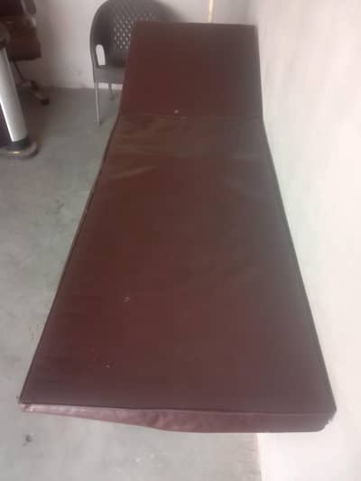 patient bed only 2 month used