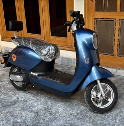 Yadea M3 Electric Scooty – Excellent Condition