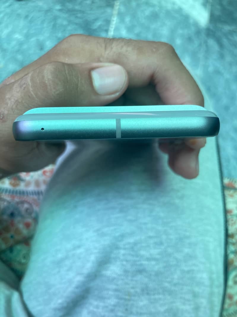 Google Pixel 8 3