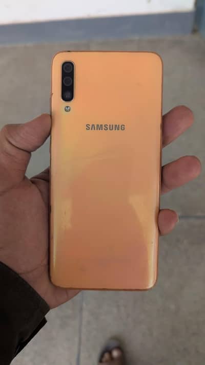 Samsung Mobile A70