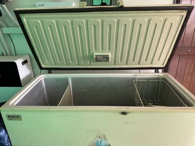 Waves deep freezer