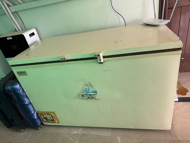 Waves deep freezer 1
