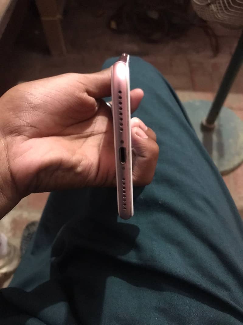 Apple iPhone 7 Plus 1