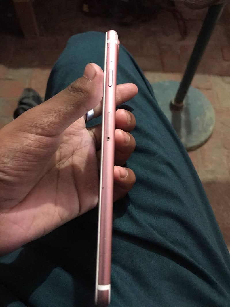 Apple iPhone 7 Plus 3