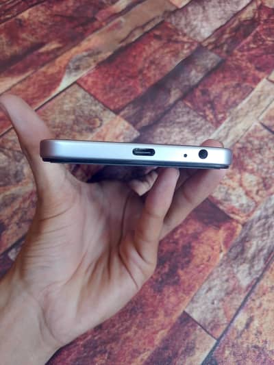 Tecno spark go 3 in good condition new blkl10/10